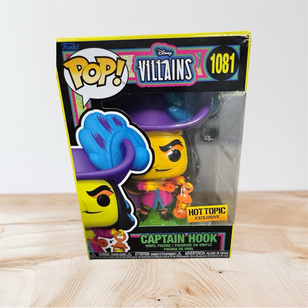 🖤Funko Pop! Villains Captain Hook in Purple and Yellow🖤